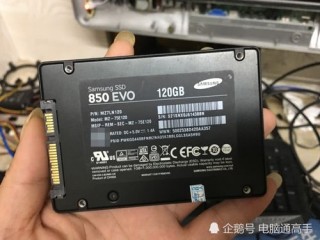 服务器 ssd 硬盘?（服务器ssd硬盘容量)