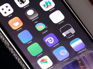 苹果手机屏幕黑屏闪烁是什么原因？iPhone14黑屏自救指南